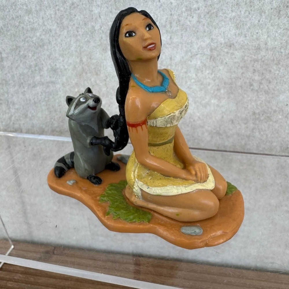 DisneVtg Pocahontas Meeko Figurine by Applause DecoPac Figure 3 Inch